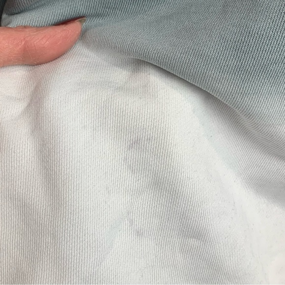 Nice Peloton sweatshirt - Picture 8 of 9